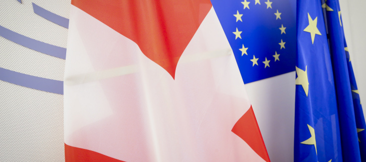Drapeaux suisse et européen - ©European Union 2018