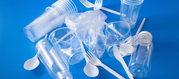 Articles en plastiques utilisés dans la vente à l'emporter